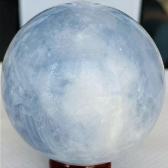 ✨Charged✨ Blue Calcite gemstone sphere - Picture 6 of 11